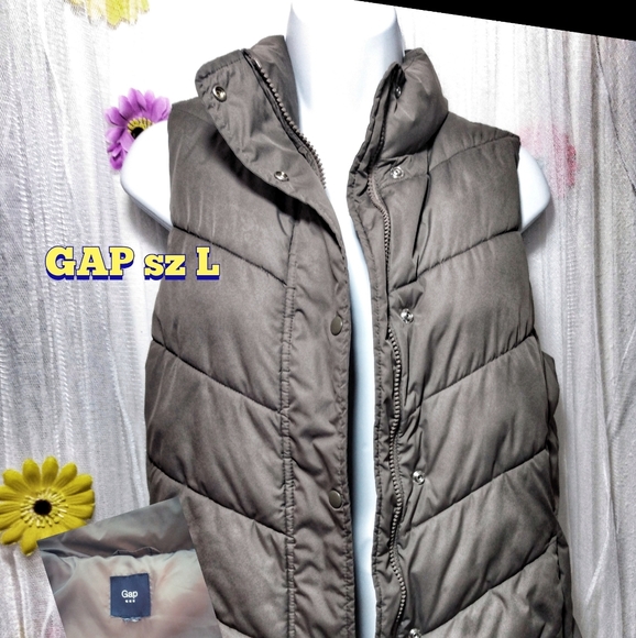 GAP Jackets & Blazers - 🔥 FINAL PRICE 🔥Cute Puffy! Down Filled GAP vest